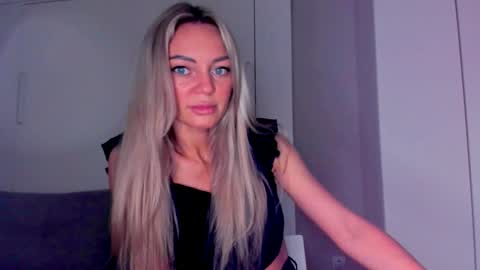 Snapshot of adriana_coy_ chatting on January 29, 2025, 5:56 pm Adriana online show from January 29, 2025, 5:56 pm