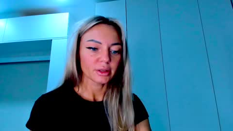Snapshot of adriana_coy_ chatting on January 31, 2025, 2:28 pm Adriana online show from January 31, 2025, 2:28 pm