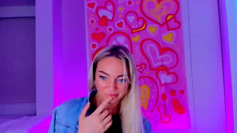 Snapshot of adriana_coy_ chatting on February 13, 2025, 9:06 pm Adriana online show from February 13, 2025, 9:06 pm