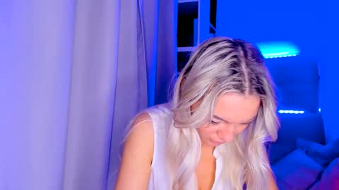 Snapshot of adriana_coy_ chatting on February 27, 2025, 5:04 pm Adriana online show from February 27, 2025, 5:04 pm