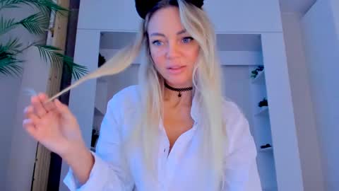 Snapshot of adriana_coy_ chatting on March 7, 2025, 12:12 pm Adriana online show from March 7, 2025, 12:12 pm