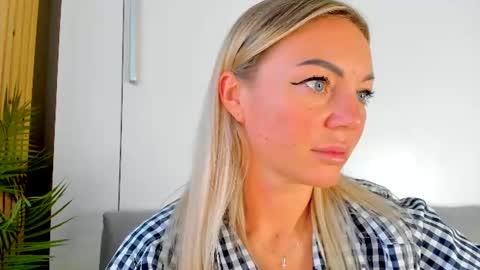 Adriana online show from August 3, 2026, 9:04 am