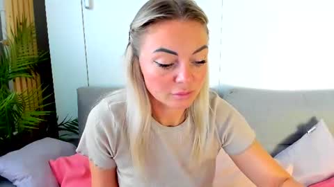 Adriana online show from August 4, 2026, 7:11 am