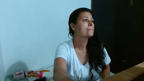 Snapshot of adriana_milf chatting on December 31, 2024, 5:11 am Adriana milf online show from December 31, 2024, 5:11 am