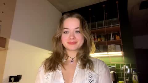 adrianaelizy online show from January 26, 2025, 8:34 pm