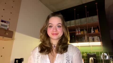 adrianaelizy online show from January 29, 2025, 8:25 pm