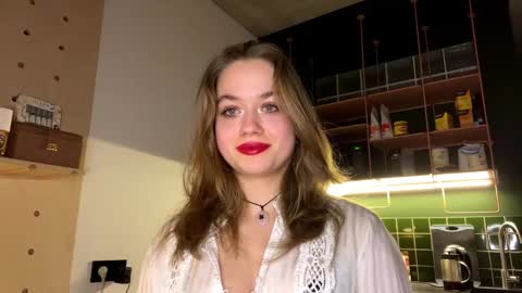 adrianaelizy online show from February 6, 2025, 8:45 pm