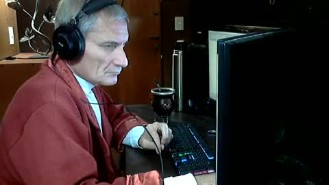 Snapshot of adrianlatino chatting on July 26, 2026, 1:58 am Adrian online show from July 26, 2026, 1:58 am