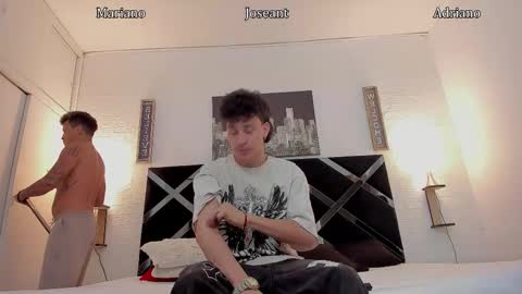 Snapshot of adriano_bigcock chatting on October 13, 2025, 2:33 am Adrian online show from October 13, 2025, 2:33 am