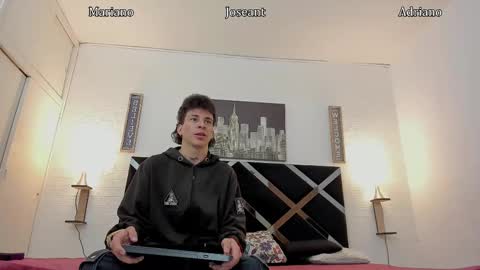 Snapshot of adriano_bigcock chatting on October 21, 2025, 4:13 am Adrian online show from October 21, 2025, 4:13 am