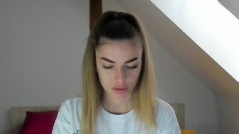 adventurina online show from October 22, 2025, 9:31 am