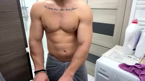 Snapshot of advp69 chatting on October 9, 2025, 12:47 pm Mrrfitt online show from October 9, 2025, 12:47 pm