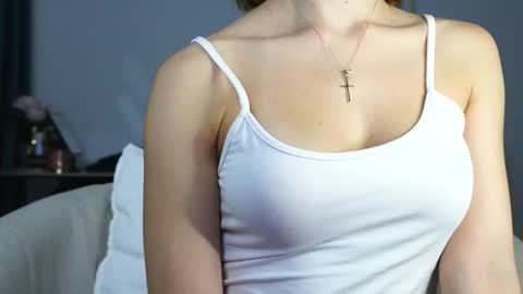 Snapshot of aelia_anara chatting on September 22, 2025, 3:52 am Aelia online show from September 22, 2025, 3:52 am