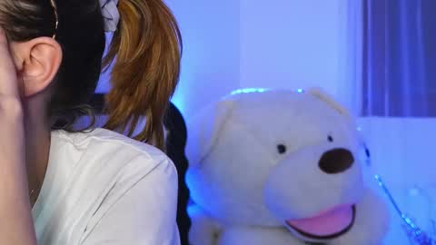 Aelia online show from March 1, 2026, 6:10 pm