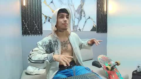 Snapshot of aethon_noir chatting on November 12, 2025, 2:06 pm AETHON online show from November 12, 2025, 2:06 pm