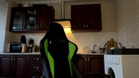 Snapshot of aevra chatting on March 2, 2025, 4:21 pm vegans taste better online show from March 2, 2025, 4:21 pm