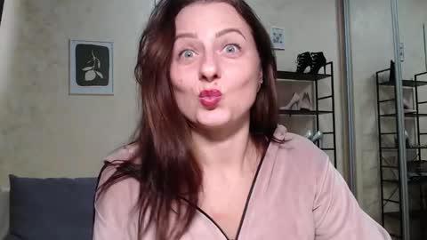 Snapshot of afi_black_coffee chatting on February 10, 2025, 10:42 am afi_black_coffee online show from February 10, 2025, 10:42 am