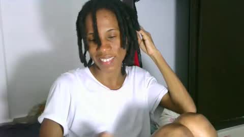 Snapshot of africadeluxe chatting on February 15, 2025, 10:21 pm Africa online show from February 15, 2025, 10:21 pm