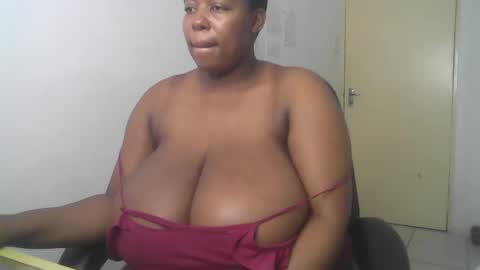 Snapshot of africanbusty chatting on September 8, 2025, 9:14 pm ONLYFAN-Africanbusty online show from September 8, 2025, 9:14 pm