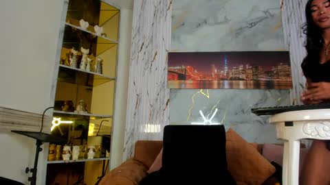 afrikan_diva online show from April 16, 2026, 4:57 am