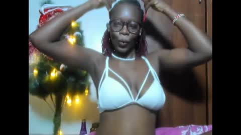 Snapshot of afro_pop chatting on December 25, 2024, 2:35 am Leah online show from December 25, 2024, 2:35 am