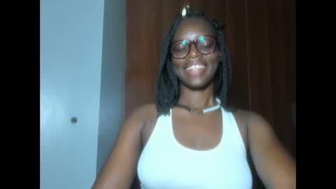 Snapshot of afro_pop chatting on January 11, 2025, 1:48 am Leah online show from January 11, 2025, 1:48 am