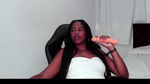 afrodita_xc online show from February 3, 2025, 5:46 pm
