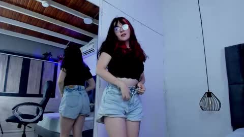 Snapshot of afroditaleclair chatting on November 6, 2025, 8:21 pm Afrodita online show from November 6, 2025, 8:21 pm