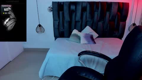 Snapshot of afroditaleclair chatting on December 19, 2025, 7:10 pm Afrodita online show from December 19, 2025, 7:10 pm