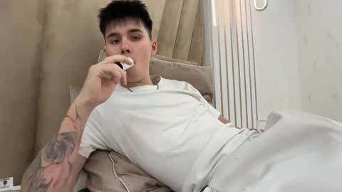 Mark online show from April 21, 2026, 12:44 pm