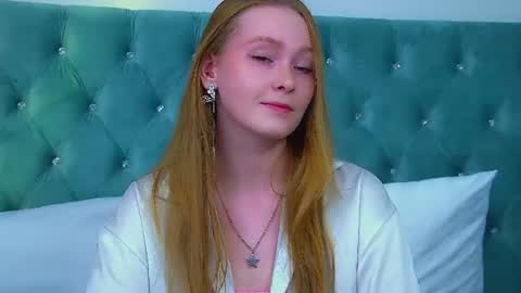 AgataFoxley online show from June 21, 2026, 7:49 pm