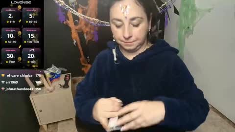 A G A T A T H O M P S O N online show from October 28, 2025, 8:29 am