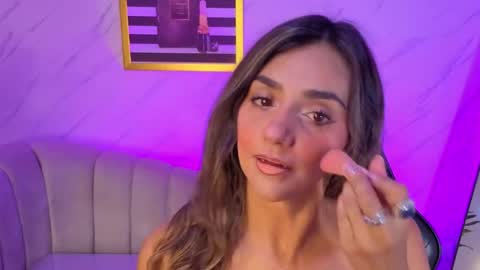 Snapshot of agatha_brooks_t chatting on June 4, 2026, 12:33 pm AGATHA online show from June 4, 2026, 12:33 pm