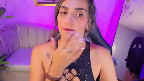 Snapshot of agatha_brooks_t chatting on June 5, 2026, 12:33 pm AGATHA online show from June 5, 2026, 12:33 pm