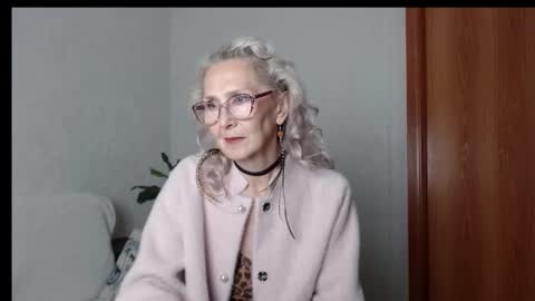Agatha online show from September 13, 2025, 1:55 pm