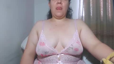 Snapshot of agathaaaa chatting on October 6, 2025, 11:07 am online show from October 6, 2025, 11:07 am