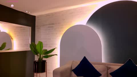 Agatha online show from October 8, 2025, 6:38 pm