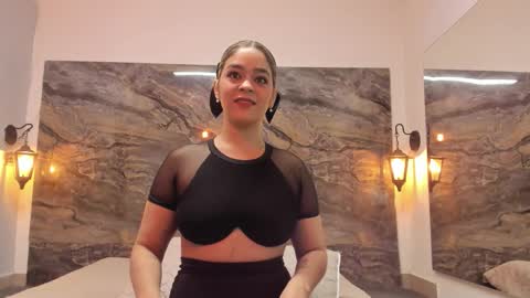 agnes_02 online show from November 14, 2025, 12:15 pm