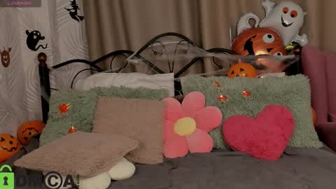 Agnes online show from October 26, 2025, 8:42 am