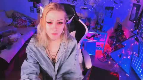 Snapshot of agonygirlxxx chatting on February 22, 2025, 6:41 pm Evexxxx EX KKKRARE online show from February 22, 2025, 6:41 pm