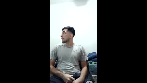 agustinnrod online show from June 5, 2026, 4:02 pm