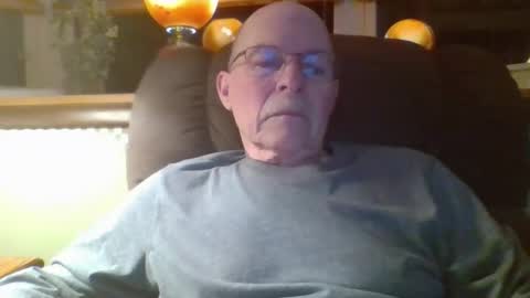 aguynrkfrd online show from March 7, 2026, 10:45 am