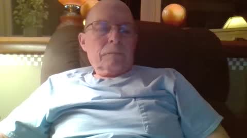 aguynrkfrd online show from April 1, 2026, 9:32 am