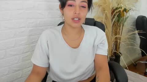 Snapshot of ahisha09 chatting on December 20, 2024, 2:27 pm Ahisha online show from December 20, 2024, 2:27 pm