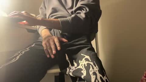 Snapshot of ahmedkhan632131 chatting on February 2, 2026, 1:37 am Dylan online show from February 2, 2026, 1:37 am