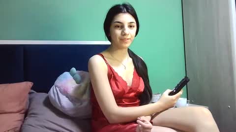 Snapshot of ahotkitty18 chatting on December 29, 2024, 8:44 am Selena online show from December 29, 2024, 8:44 am