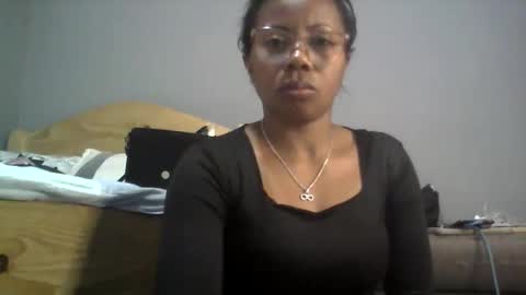 Snapshot of aicha_boobs chatting on September 18, 2025, 4:20 pm Aicha boobs online show from September 18, 2025, 4:20 pm