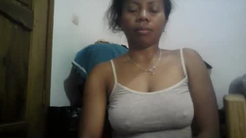 Snapshot of aicha_boobs chatting on November 17, 2025, 12:49 am Aicha boobs online show from November 17, 2025, 12:49 am