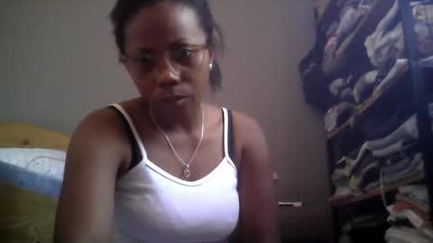 Snapshot of aicha_boobs chatting on November 24, 2025, 7:08 am Aicha boobs online show from November 24, 2025, 7:08 am