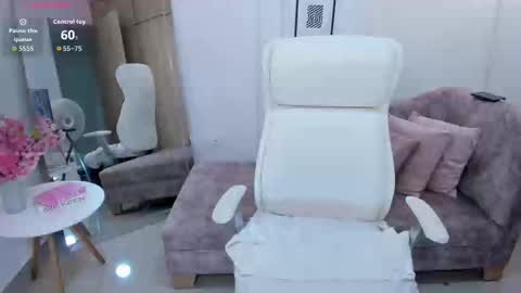 Snapshot of aida_adams chatting on November 1, 2025, 5:04 pm AIDA ADAMS online show from November 1, 2025, 5:04 pm